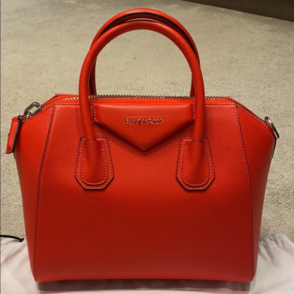 Givenchy Anitgona small Red .
